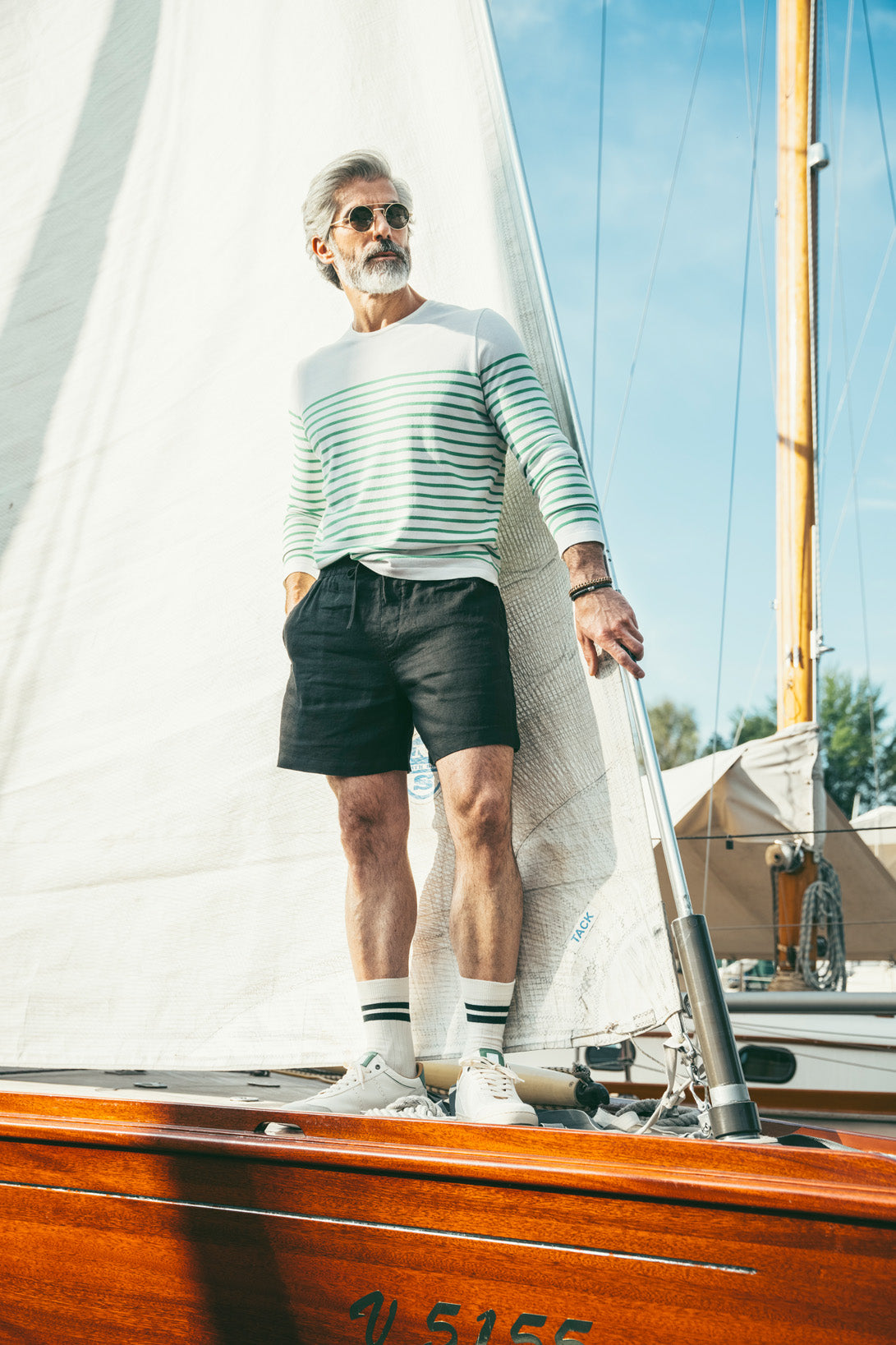 Ringelpullover aus körniger Viskose mit natürlicher Elastizität