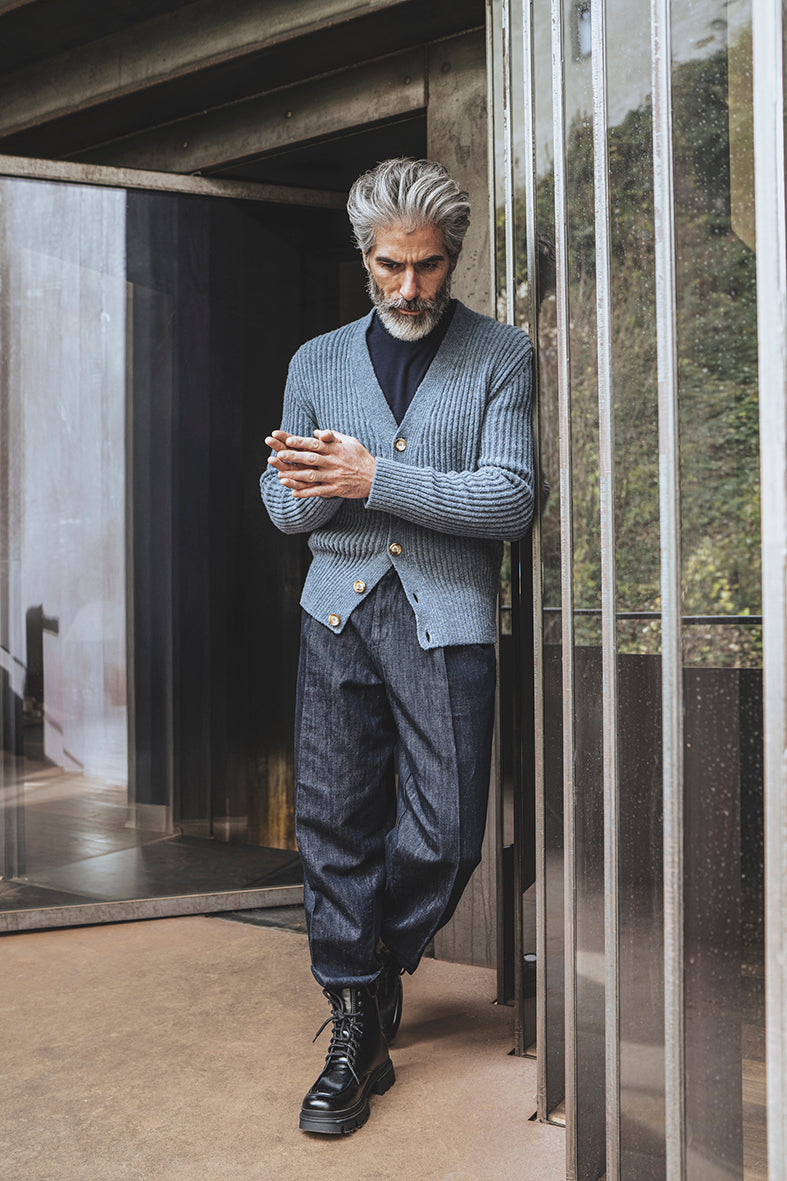 Cardigan made of lightweight merino bouclé yarn with a ribbed structure, regular fit