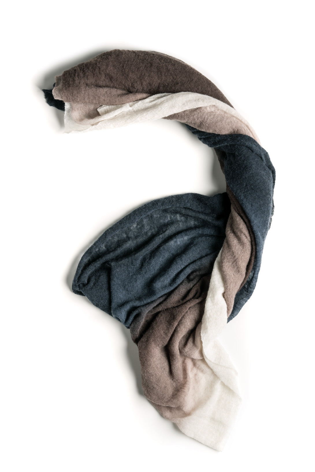 Super soft scarf made of 100% premium cashmere with color gradient
