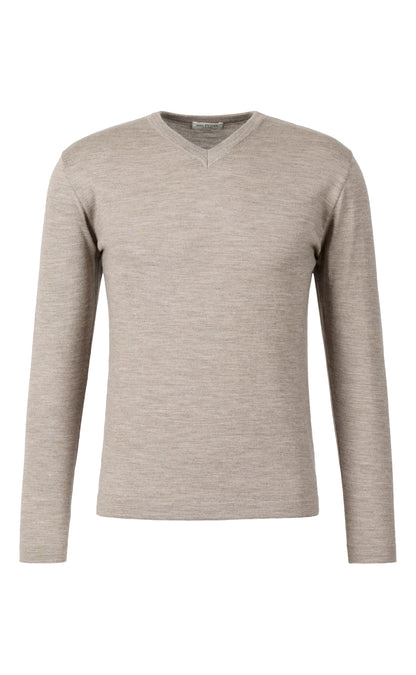 V-neck sweater made of extra-fine Merino silk, regular fit