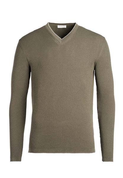 V-neck sweater in elegant waffle structure made of cool cotton