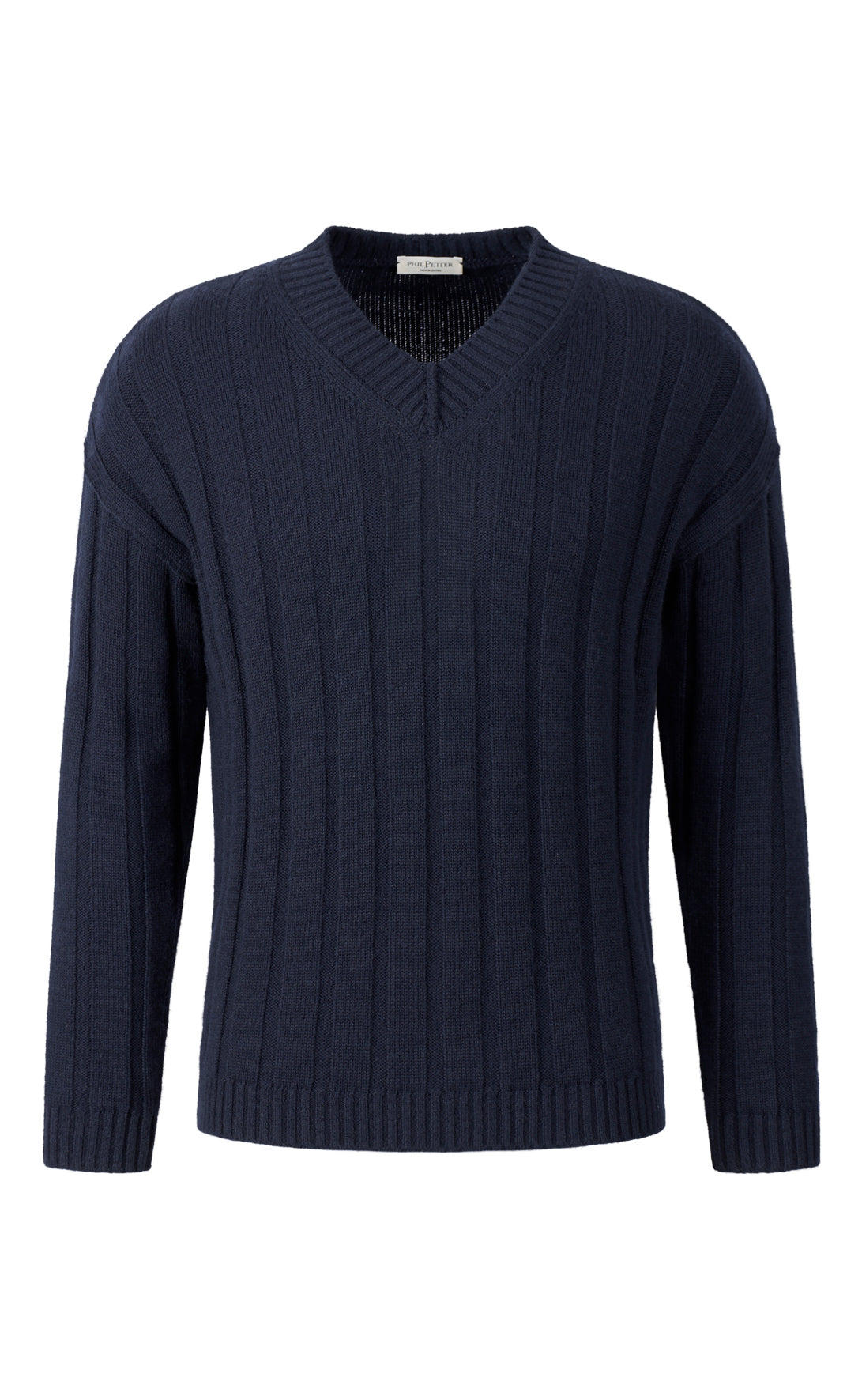 Modern V-neck sweater in a luxurious cashmere blend, modern fit