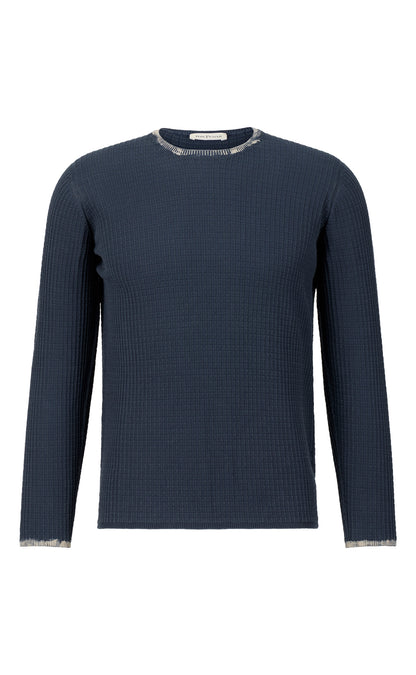 Unique: seamless round neck sweater in 3D knit, with color corrosion, made of the finest cotton, relaxed fit