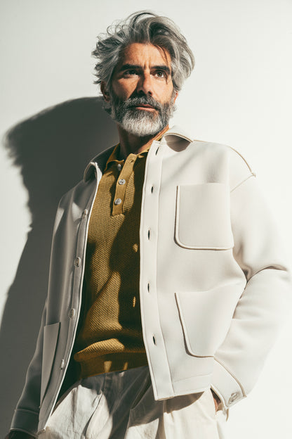 Polo aus reiner Baumwolle im modernen Crochetstrick