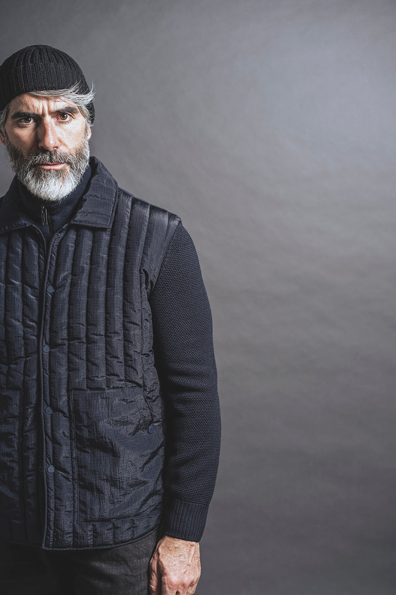 Hybrid overshirt with nylon quilting and knitted sleeves made of 100% merino wool