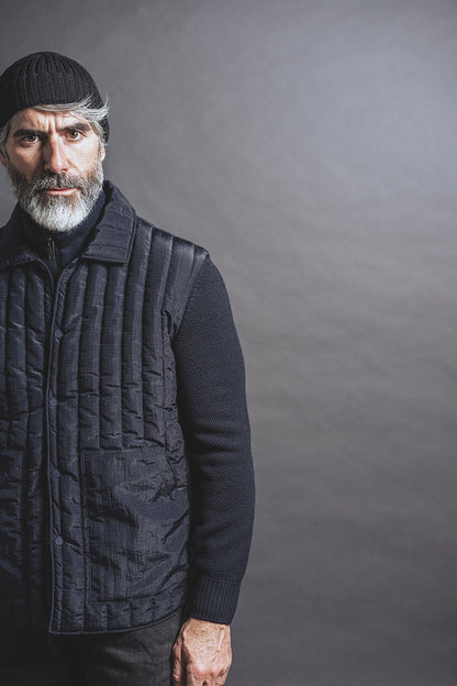 Hybrid overshirt with nylon quilting and knitted sleeves made of 100% merino wool