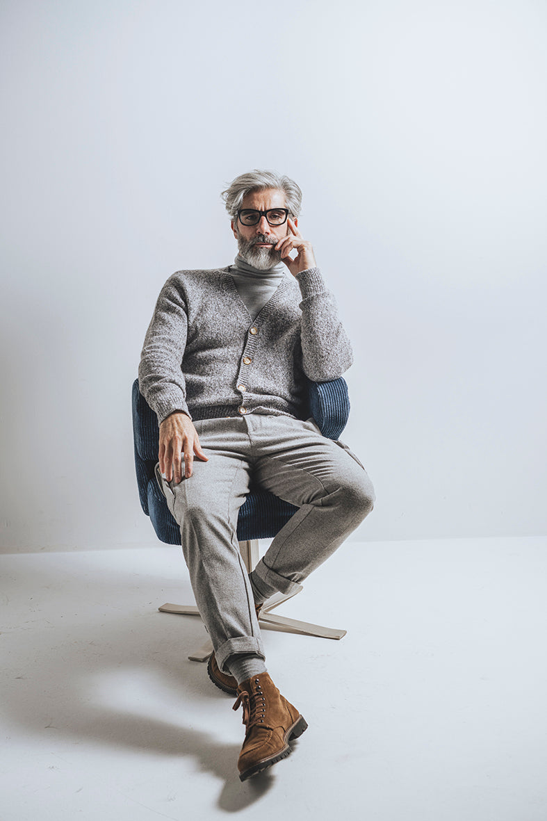 Turtleneck sweater made of extra-fine merino silk yarn