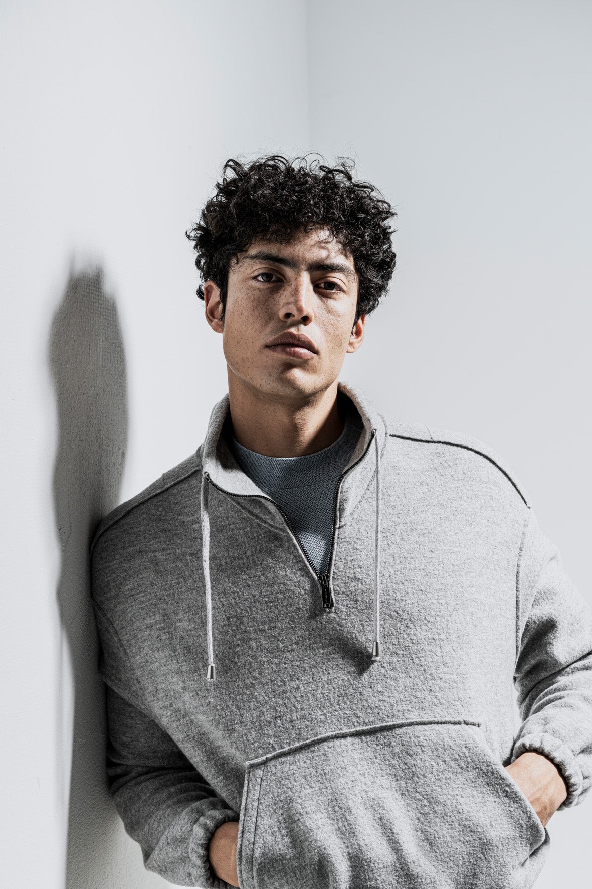 Wool-walk zip-up sweater made of merino wool, oversized fit