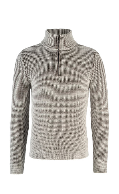 Zipptroyer made from &gt; 10,000m finest Merino wool, regular fit