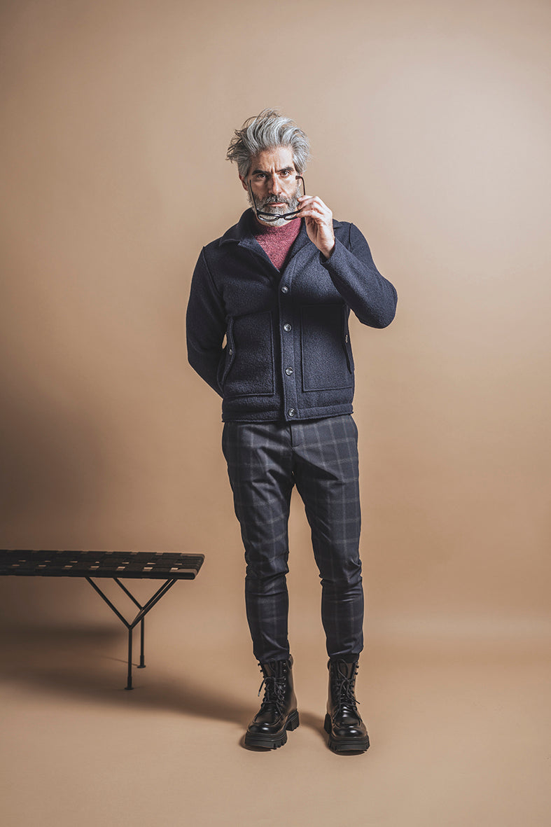 Pullover with stand-up collar made of light, stretchy Merino bouclé yarn, regular fit