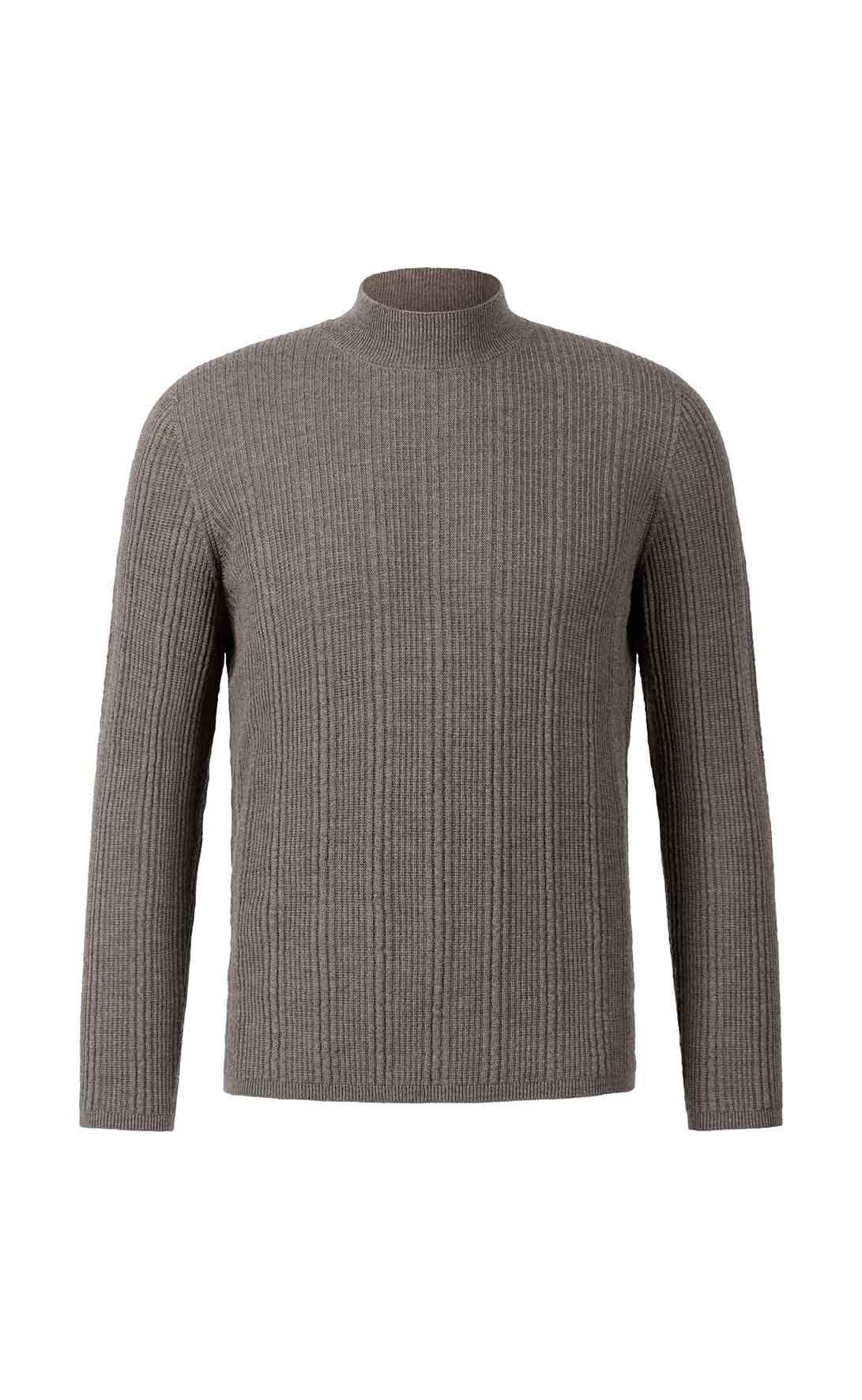 Mock neck sweater in a distinctive ribbed texture, seamlessly knitted from the finest merino wool, regular fit