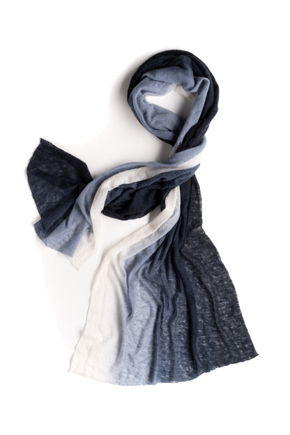 Super soft scarf made of 100% premium cashmere with color gradient