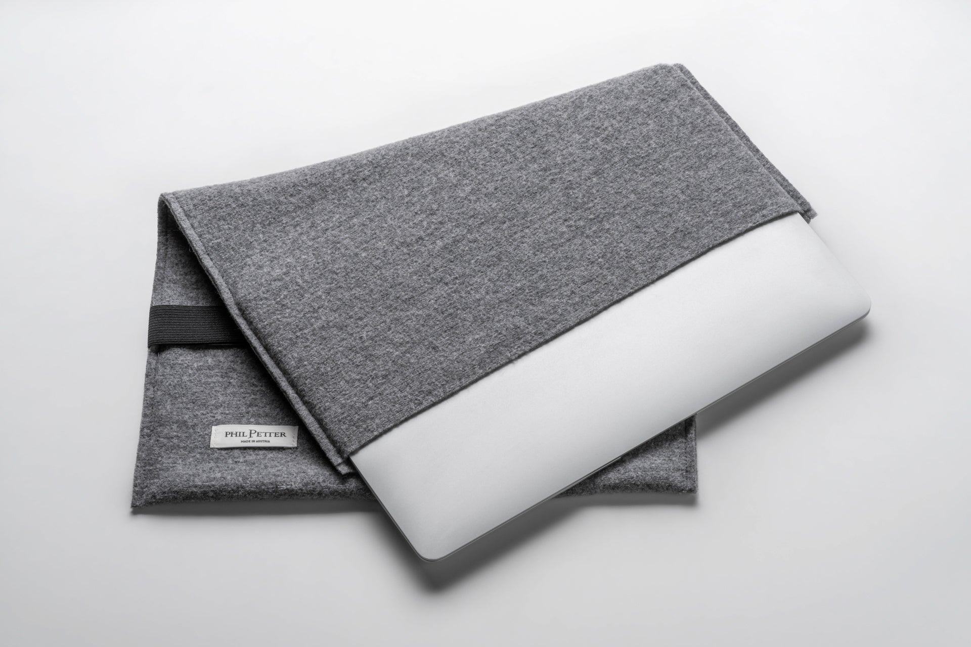laptop sleeve made of Merino wool felt